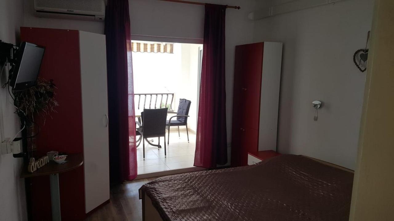 Apartments by the sea Tucepi, Makarska - 2699 Exteriör bild